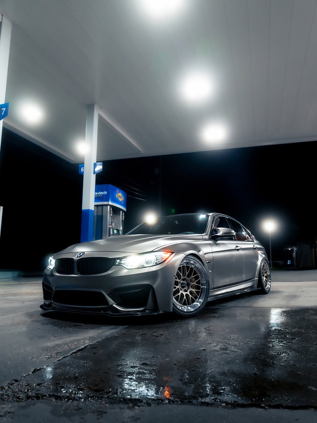 After hours M3 photograph shot by pjkim_visuals, the post that reached 1,785 likes